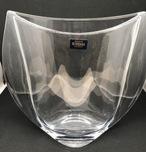 Load image into Gallery viewer, Personalised Crystal Orbit Vase
